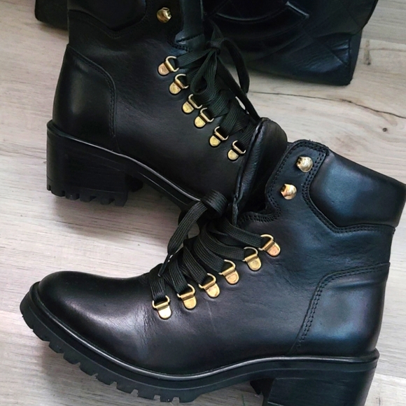 Steve Madden Boots - Picture 1 of 5